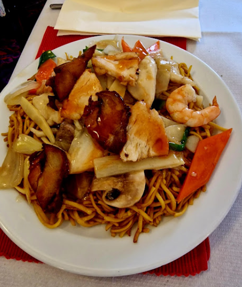 House special chow mein with chicken, prawns and roast pork